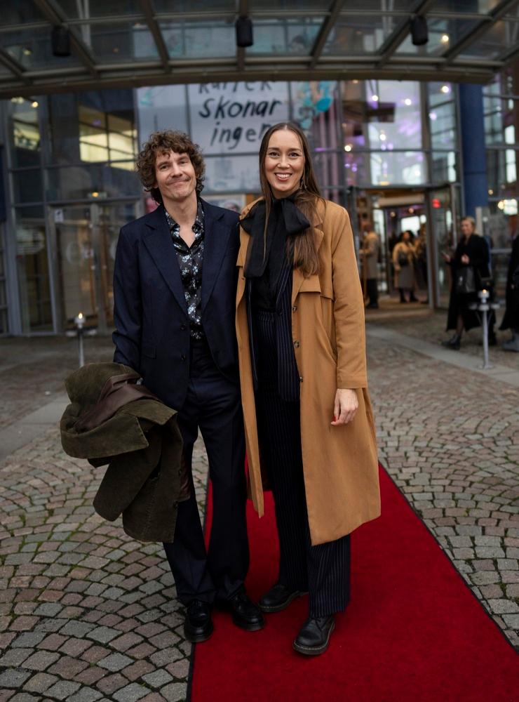 Håkan Hellström med sambon Natalie Davet på premiären. ”Jag är skitglad, det är få förunnat att få uppleva något sånt här”, säger artisten. 