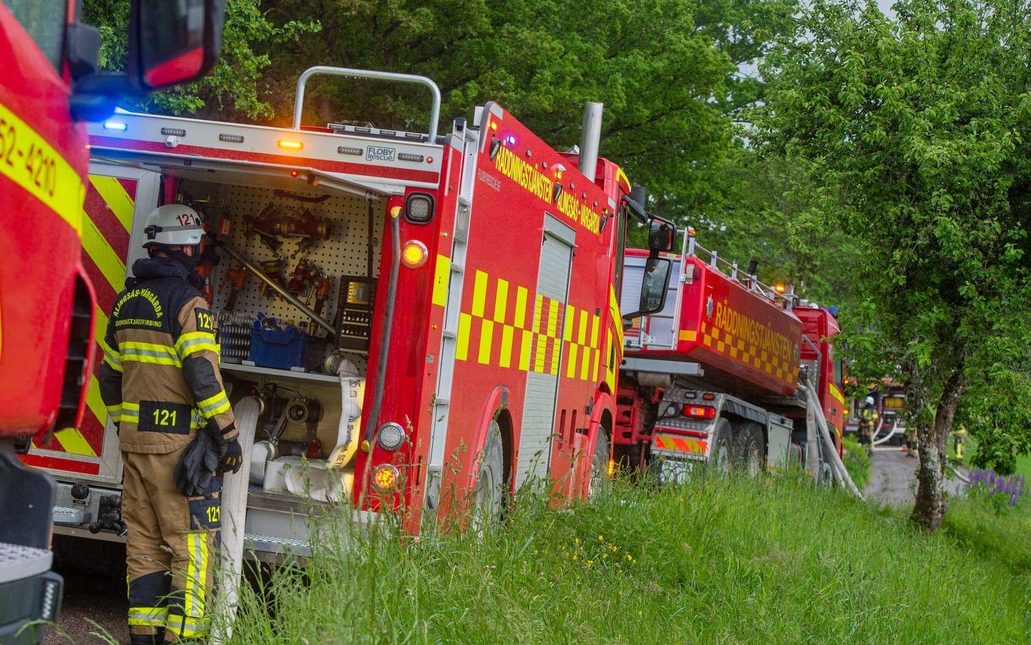 En brand i en villa i Långared utbröt under onsdagseftermiddagen.