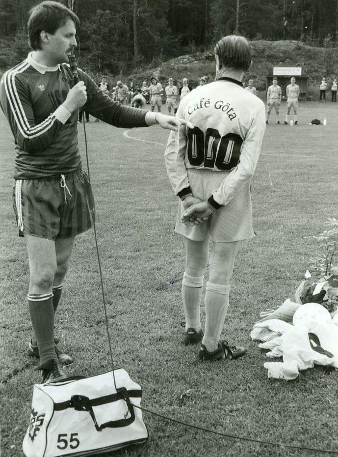 Lennart Jansson, legendar i Östadkulle SK, hyllades för sina 1 000 matcher på Lenavallen. 