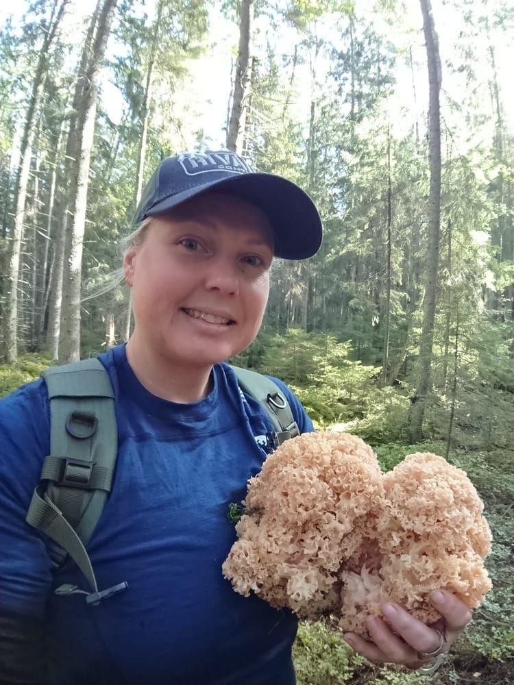 Theresia Lückner är utbildad svampkonsulent, och håller bland annat kurser i svampplockning.